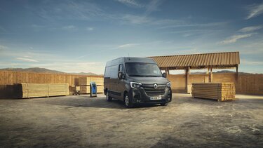 Renault - MASTER Z.E. driving range and charging