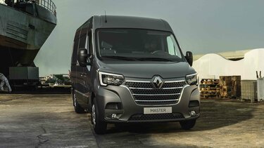Renault e-guide - MASTER gris sur l'autoroute