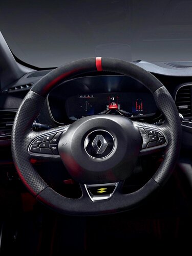 Megane R.S. Ultime – limitovaná série – volant potažený látkou Alcantara – Renault