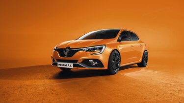 Renault MEGANE R.S. – oranžen – zadnja stran