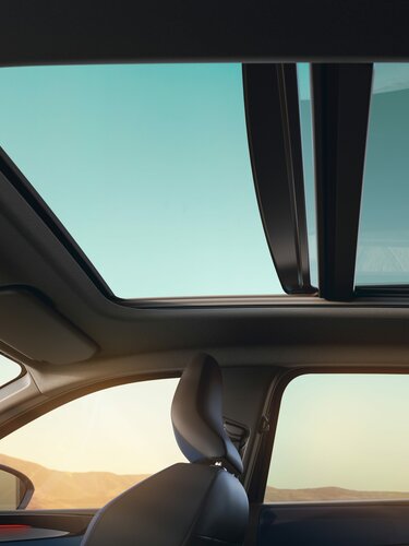 power-opening panoramic sunroof