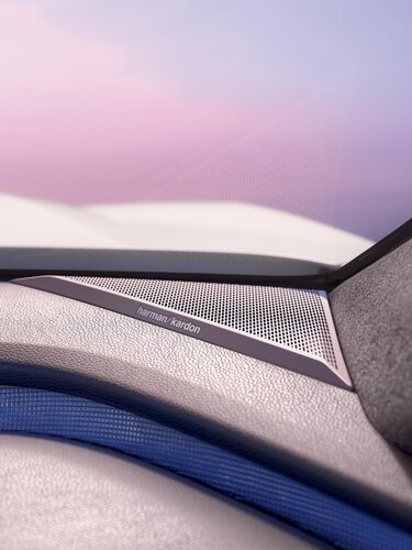 son haute-fidélité Harman Kardon avec 9 haut-parleurs