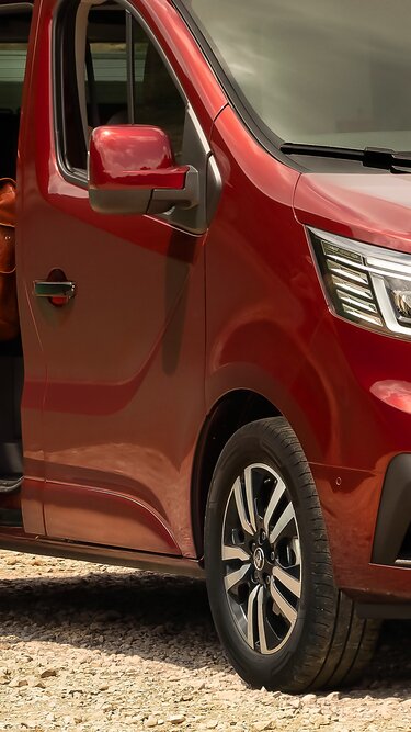 Nuovo Renault Trafic SpaceNomad – Rouge Carmin