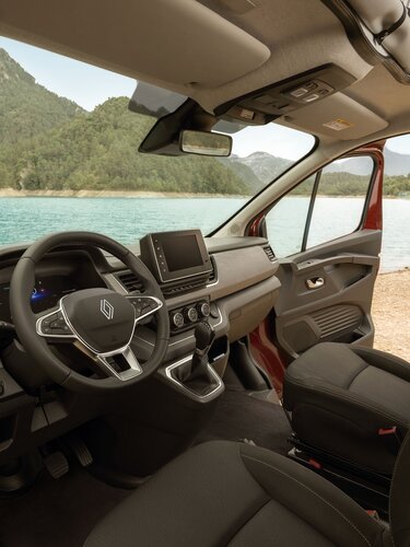 Renault Trafic SpaceNomad – Sièges individuels pivotants à l’avant