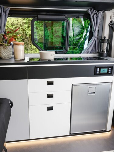 Renault Trafic SpaceNomad – kitchenette entièrement équipée