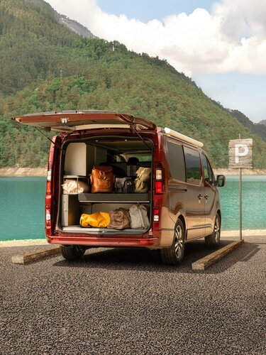 Renault Trafic SpaceNomad – Jusqu'à 300 l d'espace de rangement à bord