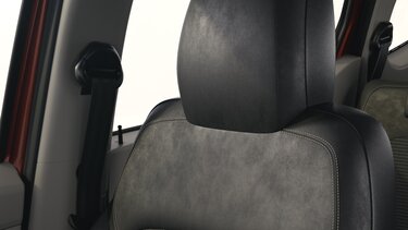 Renault Triber - 3-point seat belts for 1ˢᵗ & 2ⁿᵈ  rows