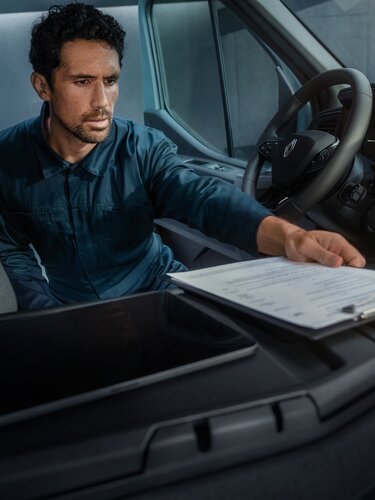 bureau mobile en cabine - Master - Renault