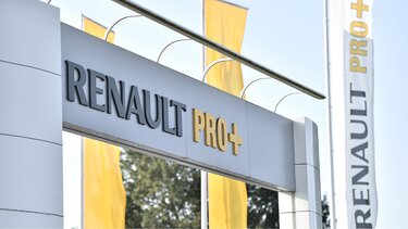 Agenți din rețeaua de specialiști Renault Pro+