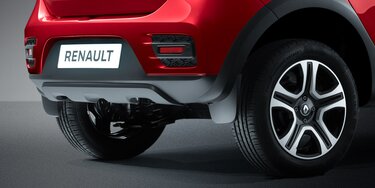 Renault SANDERO Stepway city красный черные накладки на передний и задний бамперы